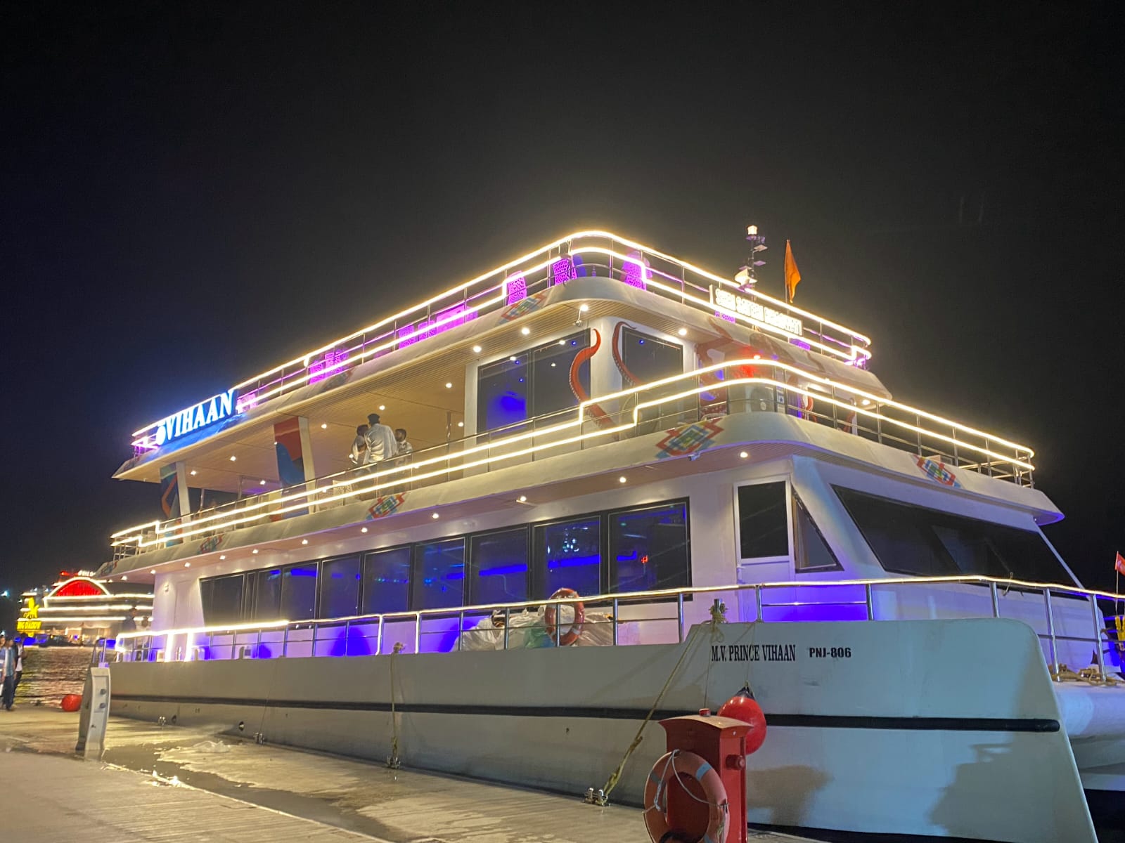 vihaan private cruises